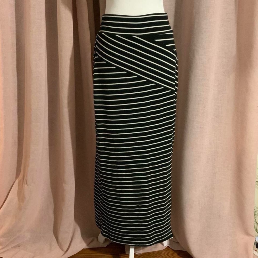mossimo striped maxi skirt sz Small